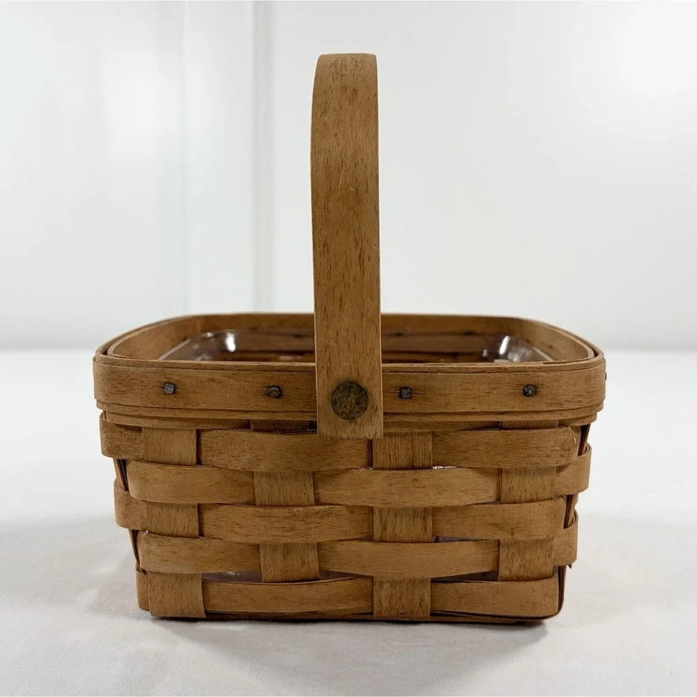 Vintage Longaberger 1990 Medium Berry Basket‎ 7.25